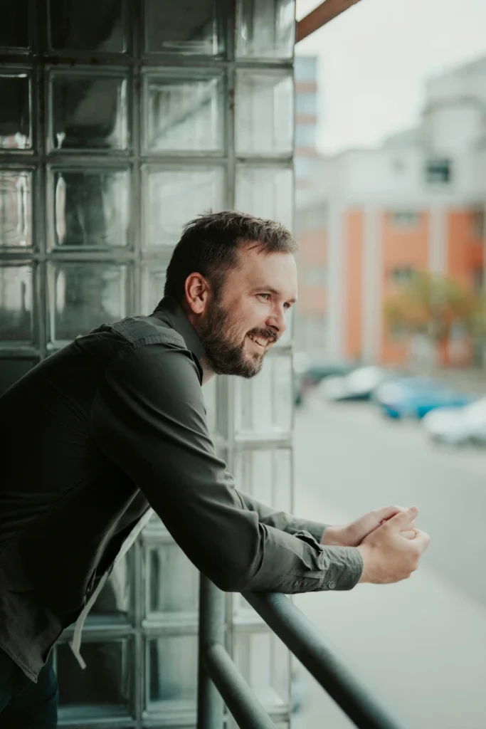 Lukas Balvar na osobní fotografii pořízené ve Zlíně pro stránku marketingová agentura Zlín